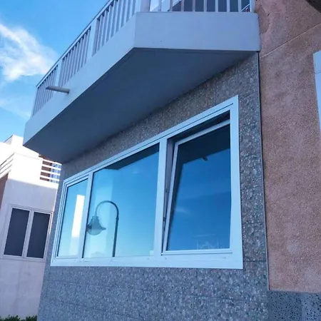 Spacious House In With Modern Comfort Casa de Férias *
