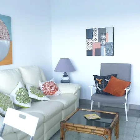 Casa de Férias Spacious House In With Modern Comfort Telde