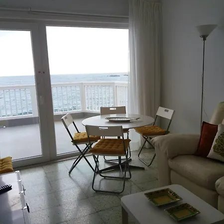 Spacious House In With Modern Comfort Casa de Férias